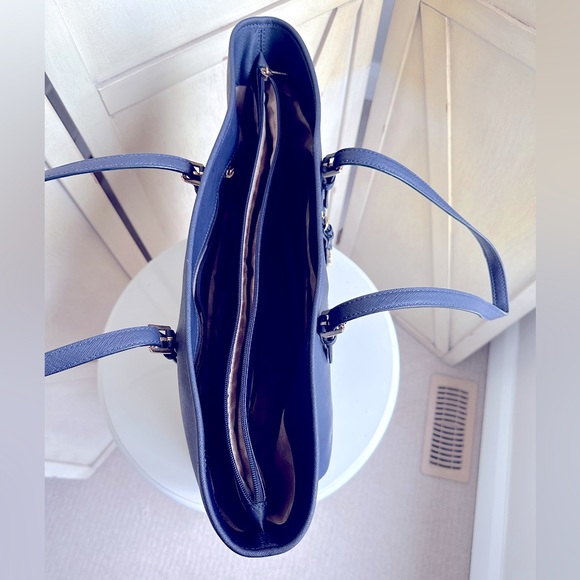 Michael Kors Blue Leather Jet Set Travel Tote - Picture 6 of 12